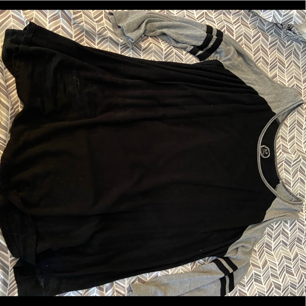 light weight XL t shirt from maurices